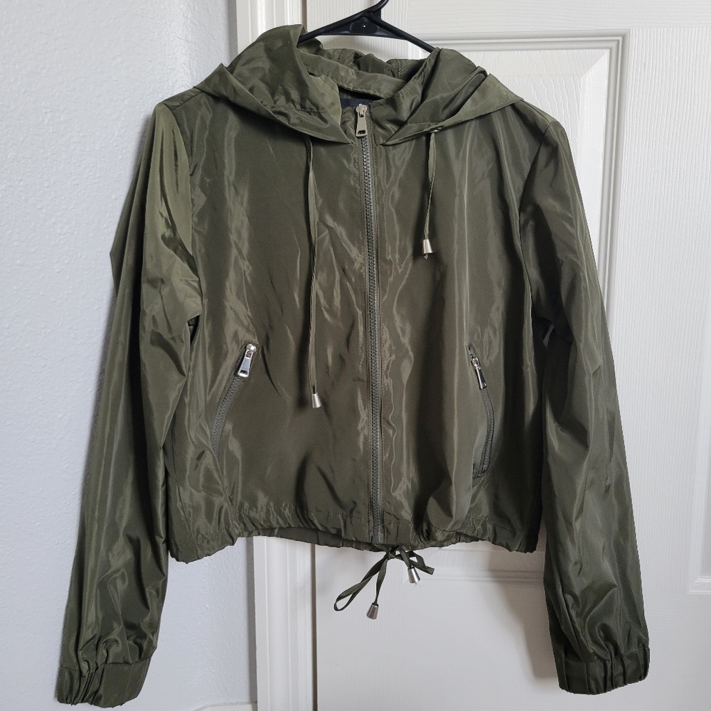 Olive green cropped windbreaker